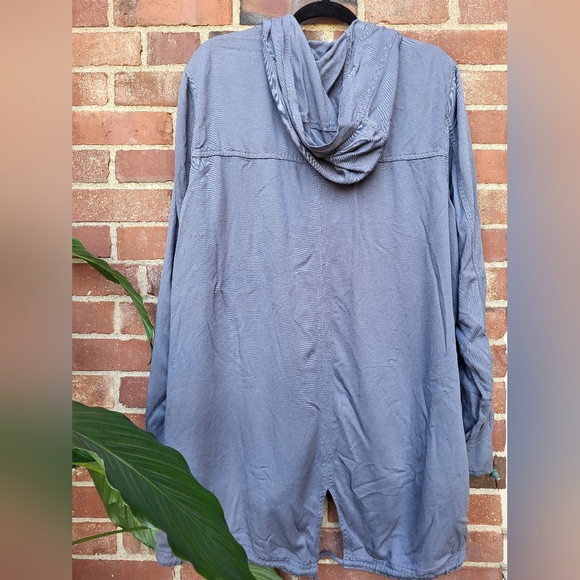 Utility Jacket - Picture 2 of 4